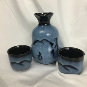 New Miya Japan Glazed Ceramic 3 Piece Sake Set Decanter & 2 Cups Deep Blue